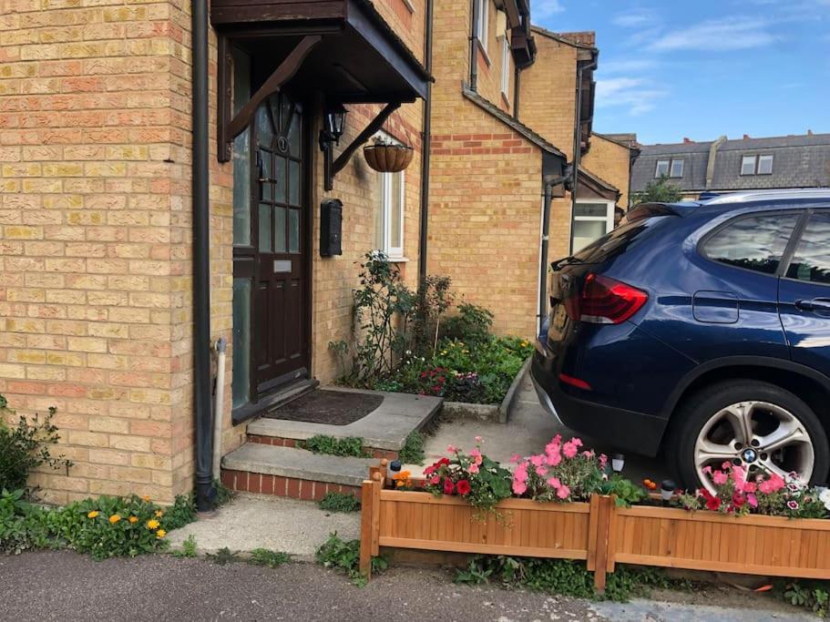 Cheerful 4 Bedroom House With Garden Free Parking London Exteriör bild