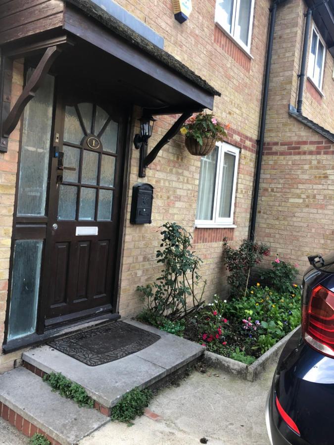 Cheerful 4 Bedroom House With Garden Free Parking London Exteriör bild