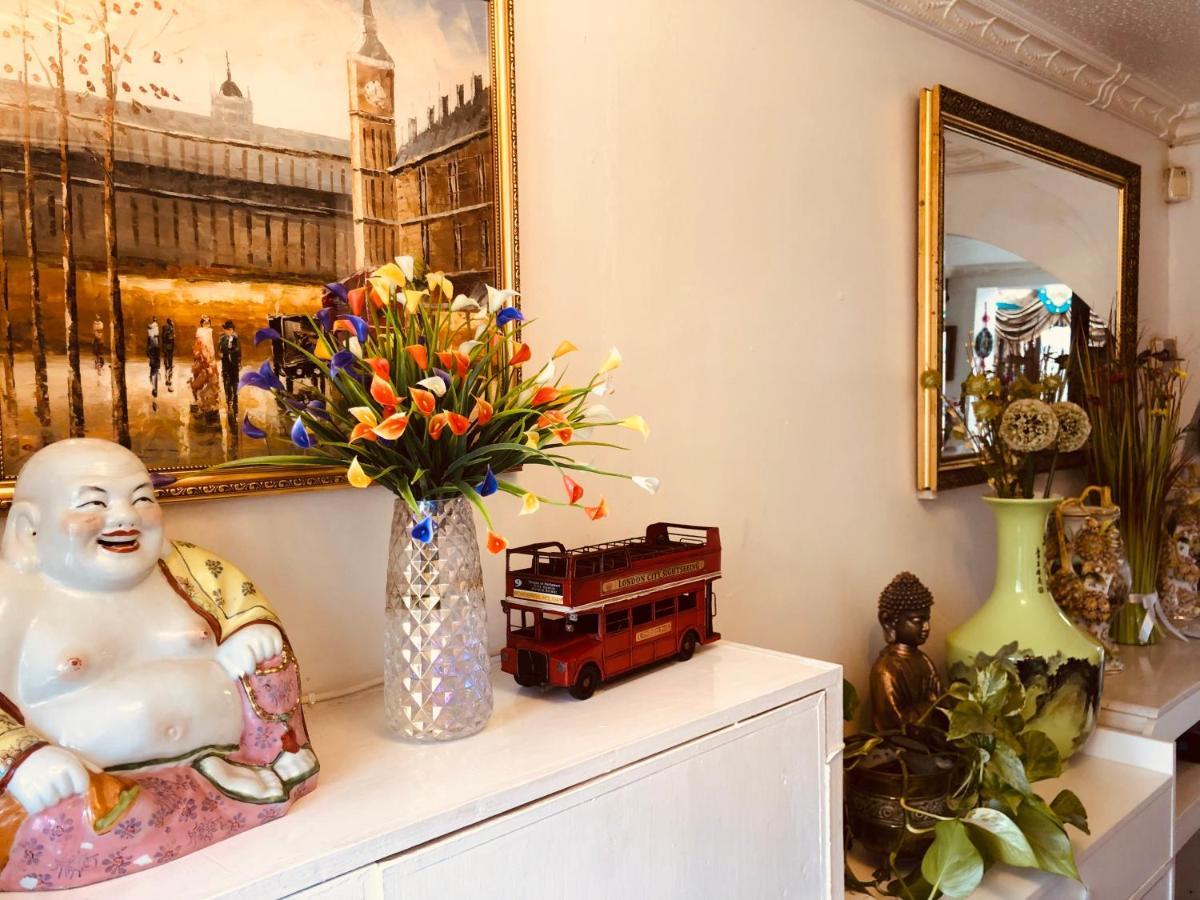 Cheerful 4 Bedroom House With Garden Free Parking London Exteriör bild