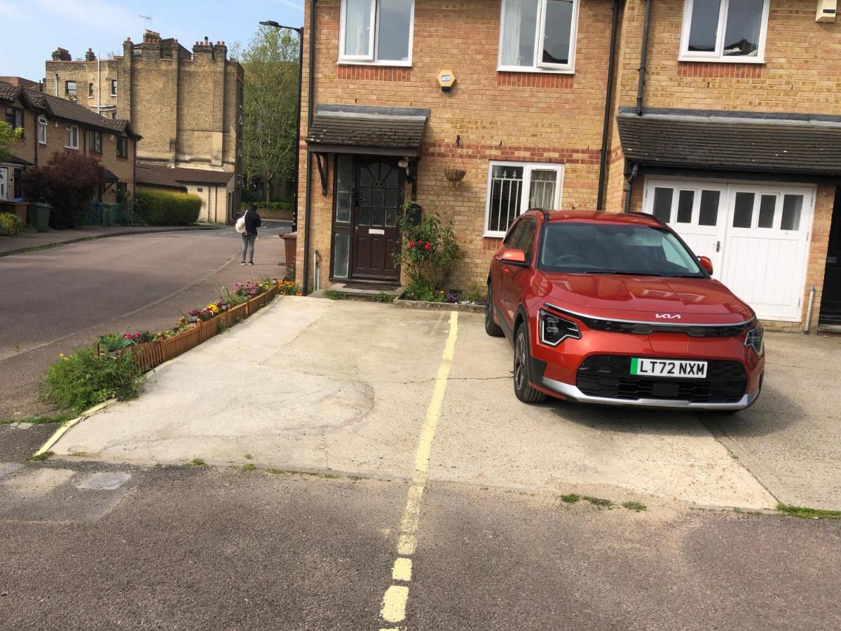 Cheerful 4 Bedroom House With Garden Free Parking London Exteriör bild