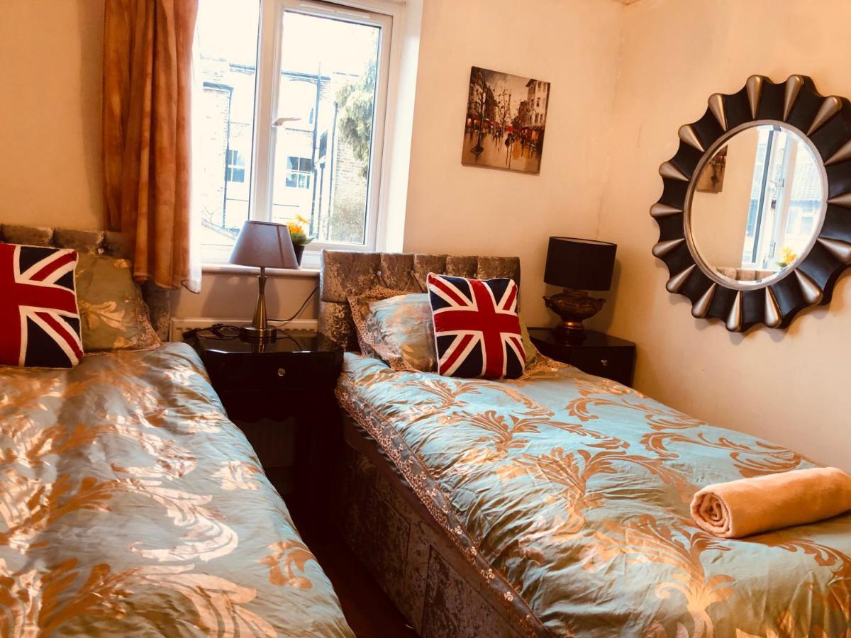 Cheerful 4 Bedroom House With Garden Free Parking London Exteriör bild