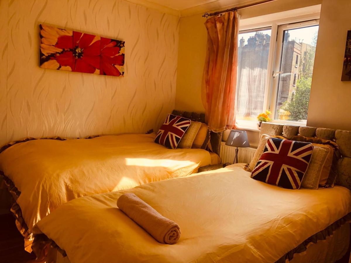Cheerful 4 Bedroom House With Garden Free Parking London Exteriör bild